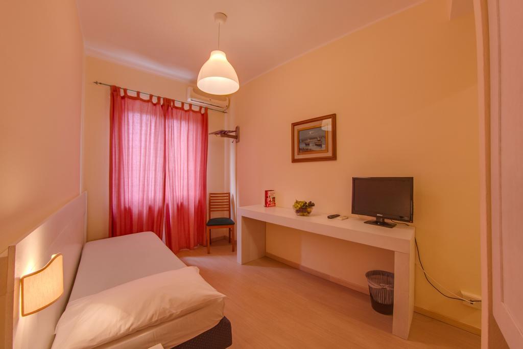 Hotel Del Golfo - Dependance Procchio  Rum bild